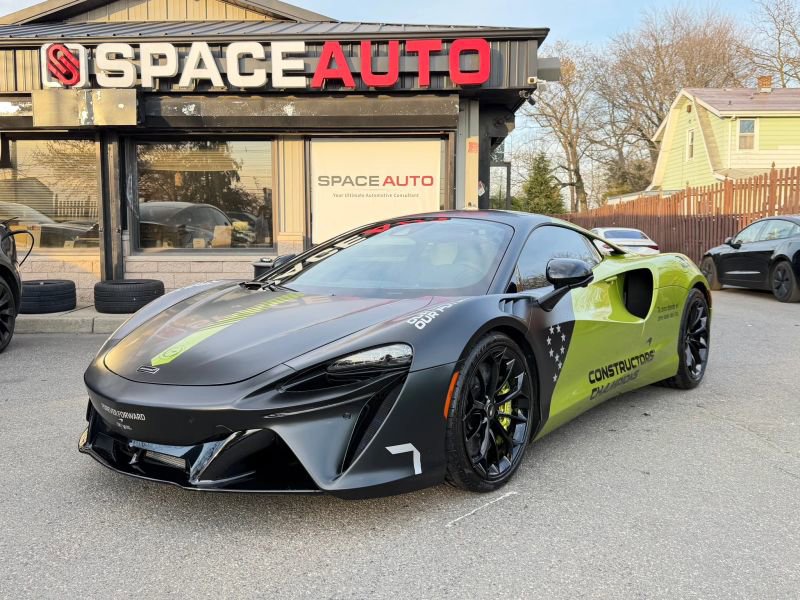 Used 2023 McLaren Artura image 2