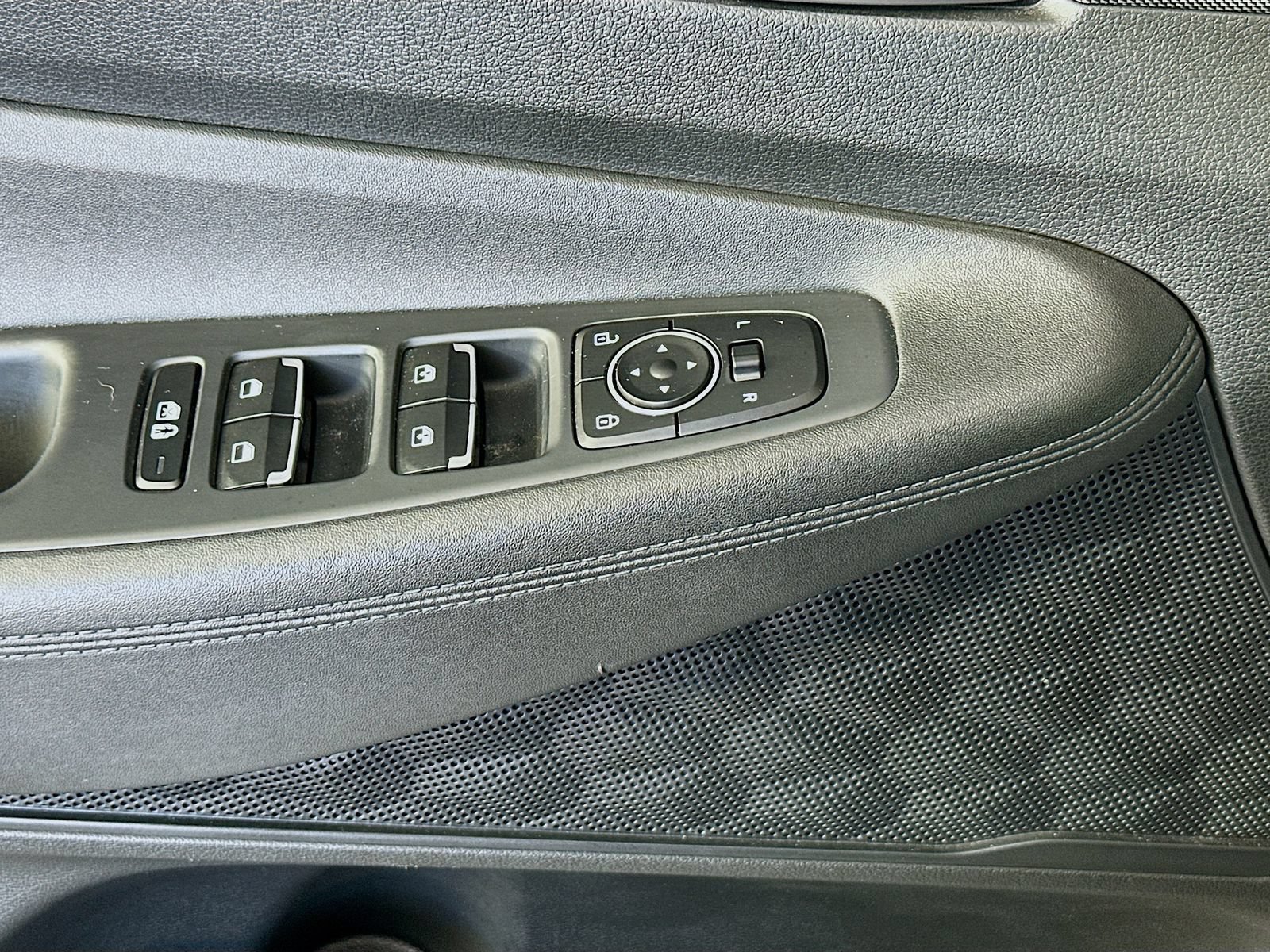 Used 2023 Hyundai Santa Fe SEL AWD/4WD image 18