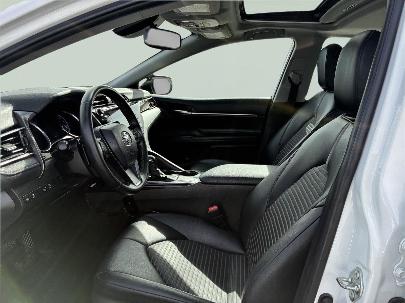 Used 2020 Toyota Camry SE w/ Audio Package FWD image 13
