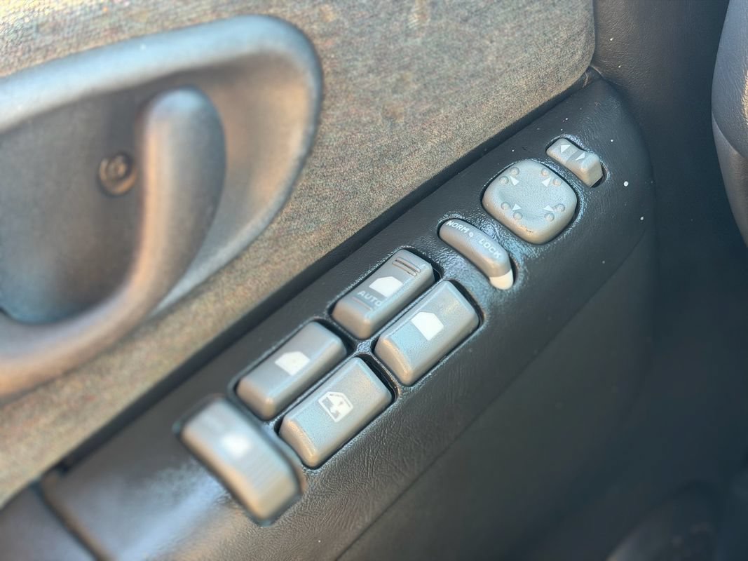 Used 2002 Chevrolet Blazer LS w/ Preferred Equipment Group AWD/4WD image 17