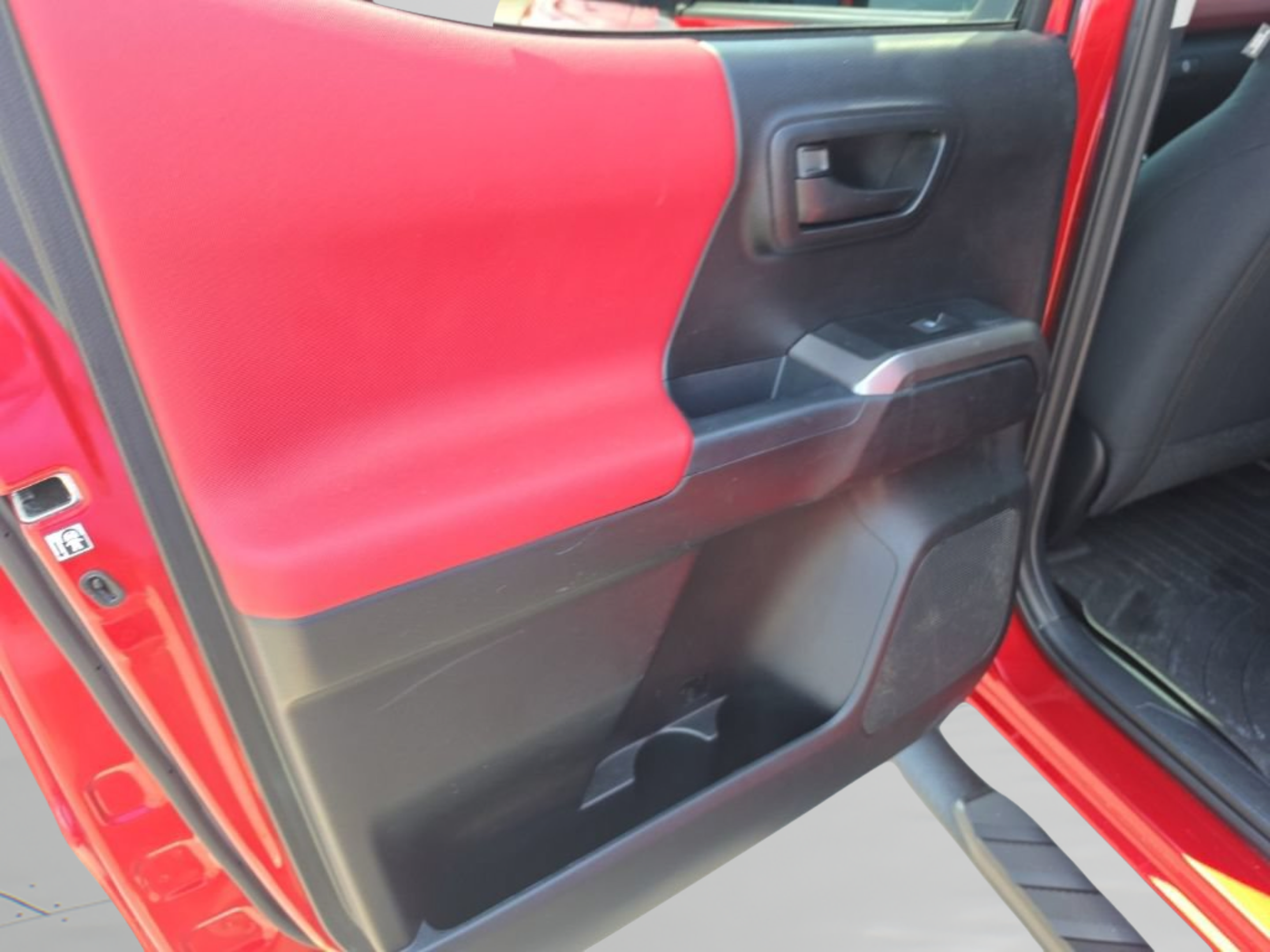 Used 2017 Toyota Tacoma SR5 w/ Tow Package RWD image 27
