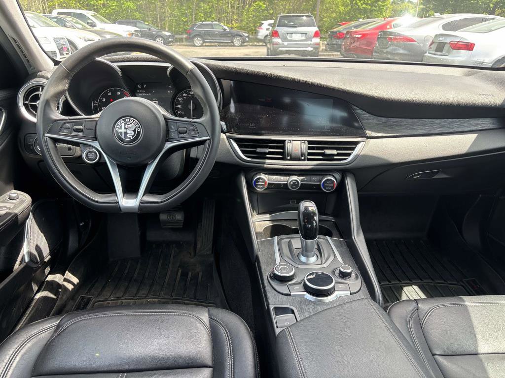 Used 2019 Alfa Romeo Giulia AWD image 9