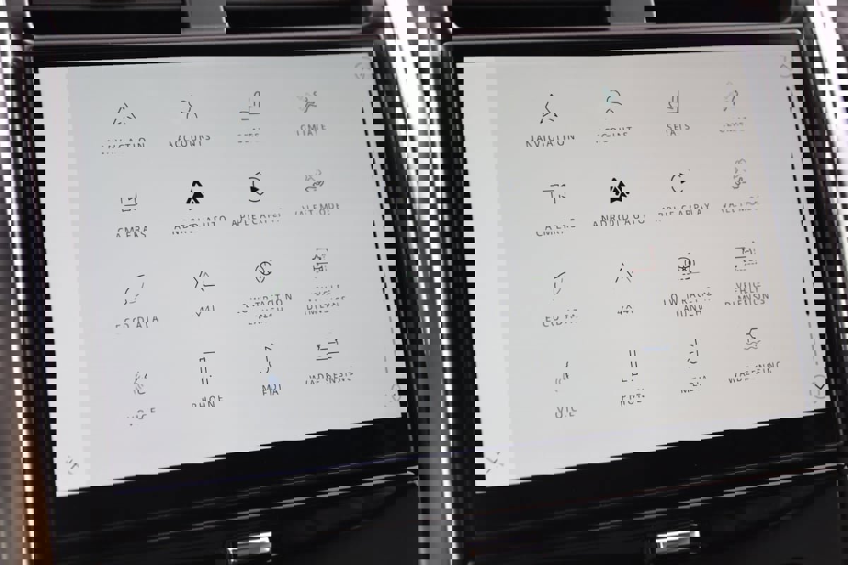 Used 2023 Land Rover Discovery S R-Dynamic image 36