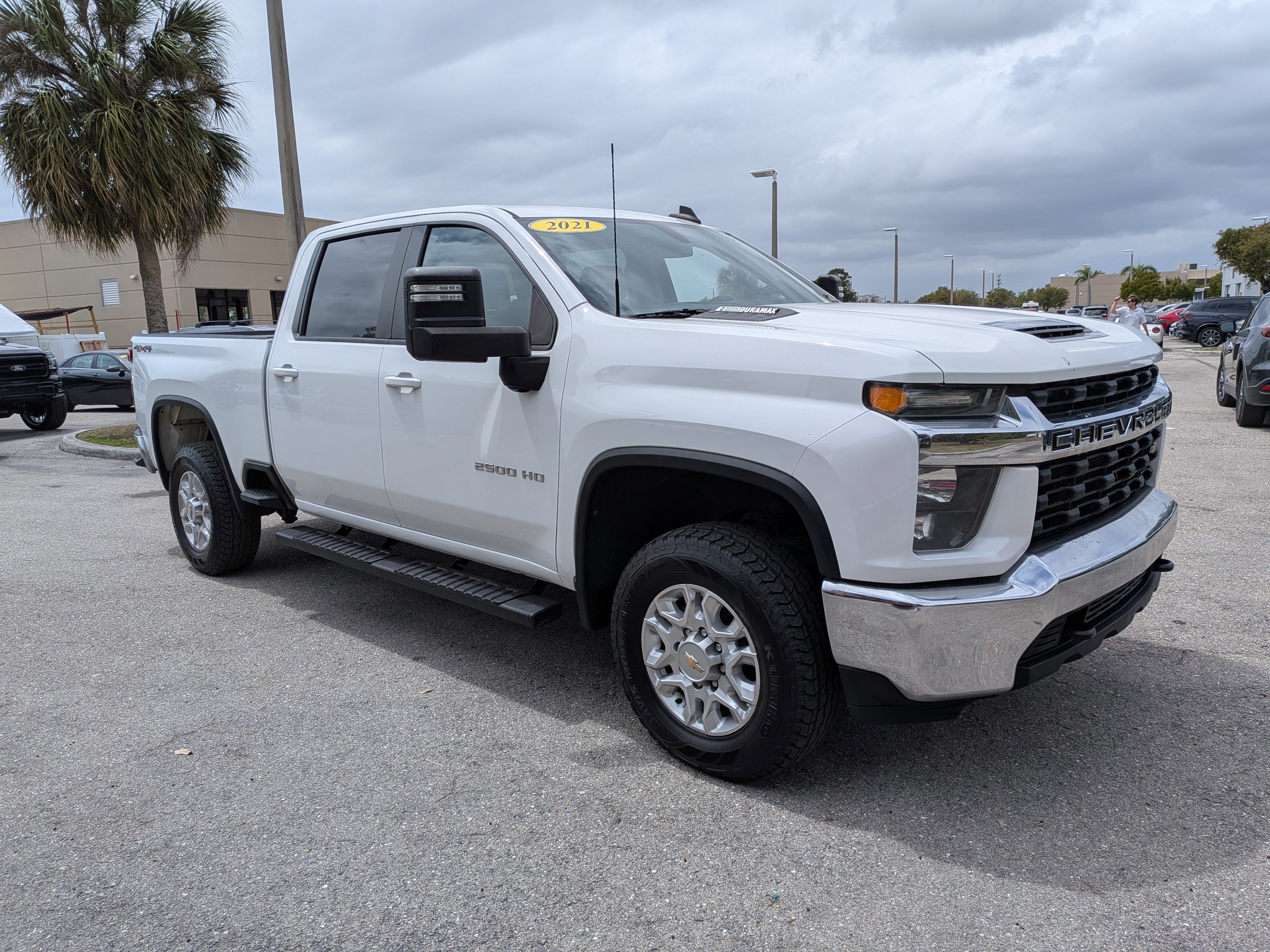 Used 2021 Chevrolet Silverado 2500 LT w/ Fleet Comfort Package image 2