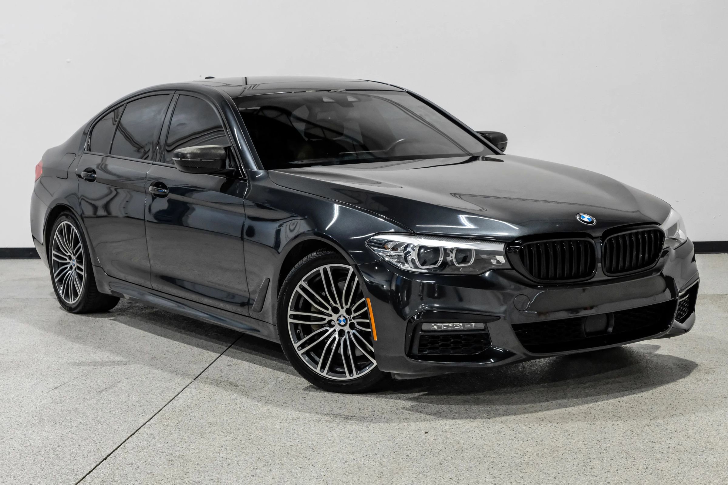 Used 2019 BMW 540i w/ M Sport Package RWD image 4