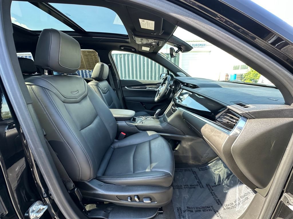 Used 2025 Cadillac XT6 Sport w/ Technology Package AWD/4WD image 27