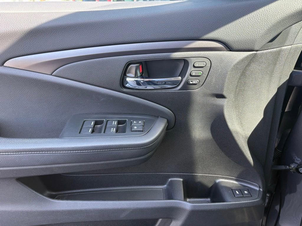 Used 2022 Honda Pilot Special Edition image 17