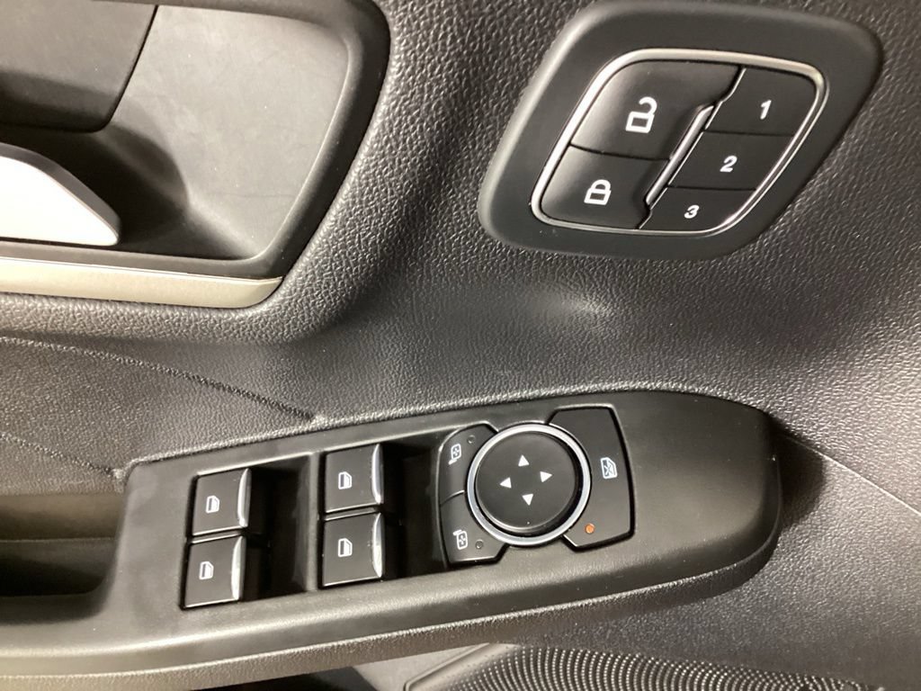 Used 2022 Ford Escape SEL w/ Technology Package AWD/4WD image 17
