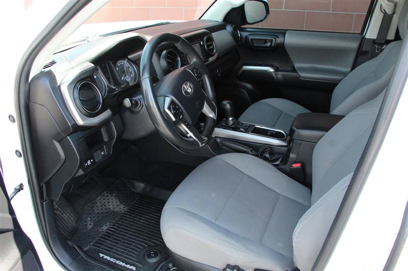 Used 2019 Toyota Tacoma SR5 AWD/4WD image 11