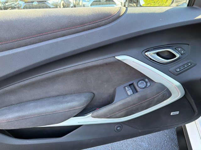 Used 2021 Chevrolet Camaro ZL1 RWD image 15