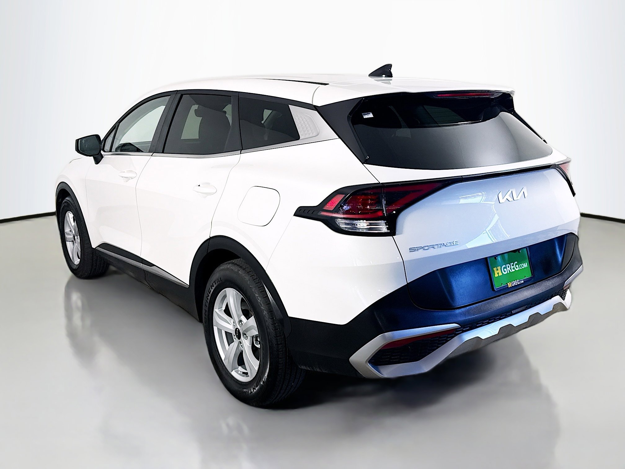 Used 2025 Kia Sportage LX image 7