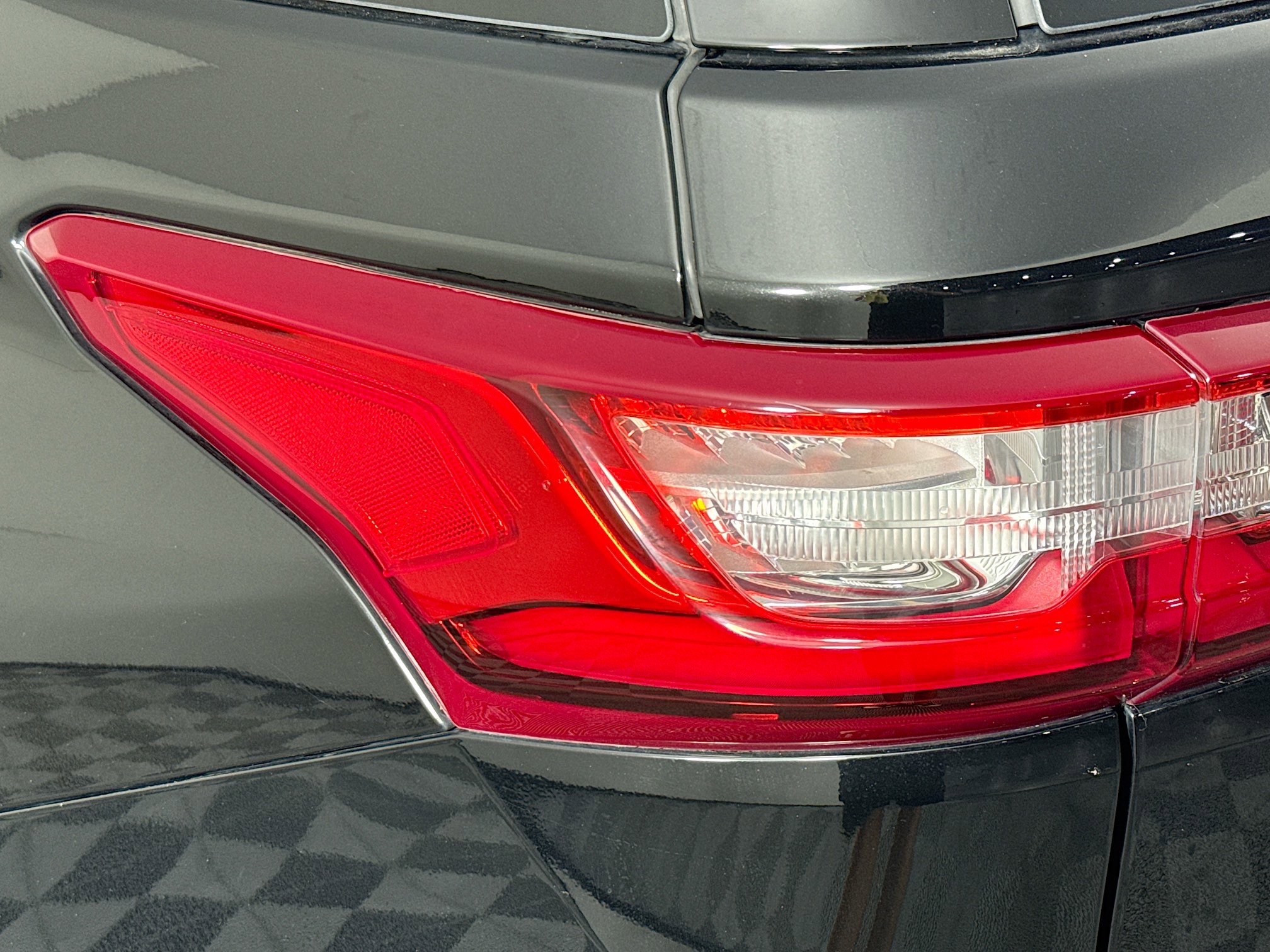 Used 2018 Chevrolet Traverse LS FWD image 35