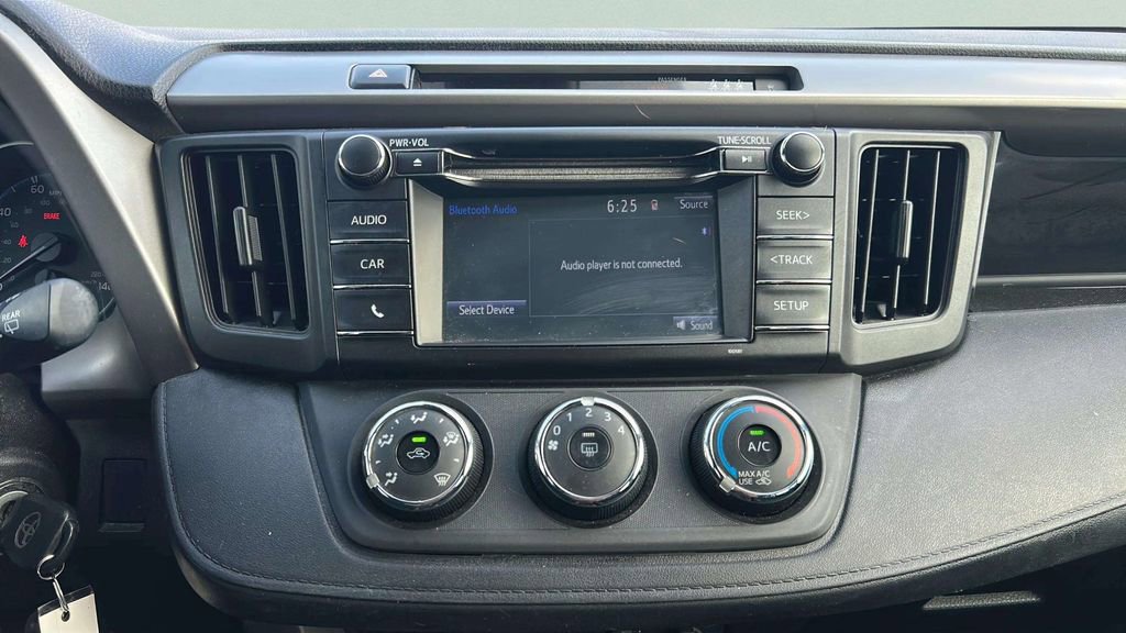 Used 2017 Toyota RAV4 LE FWD image 28