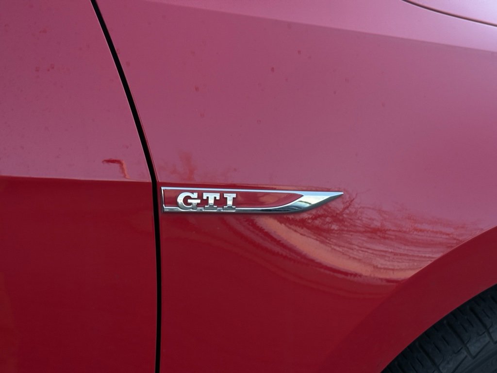 Used 2021 Volkswagen GTI SE image 10
