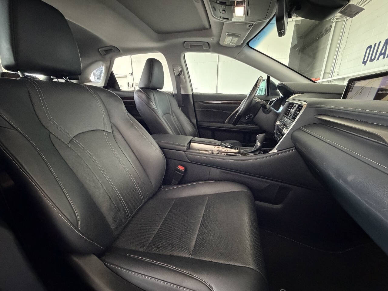 Used 2018 Lexus RX 450h AWD w/ Premium Package image 22