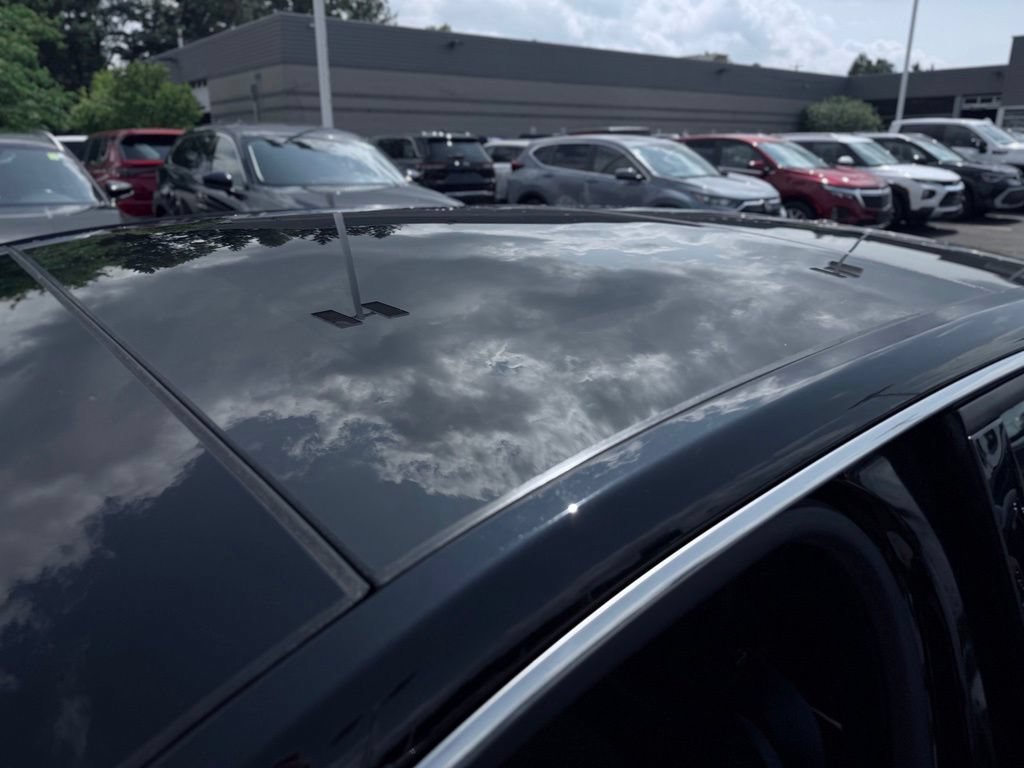 Used 2017 Lincoln Continental Select w/ Climate Package AWD/4WD image 10