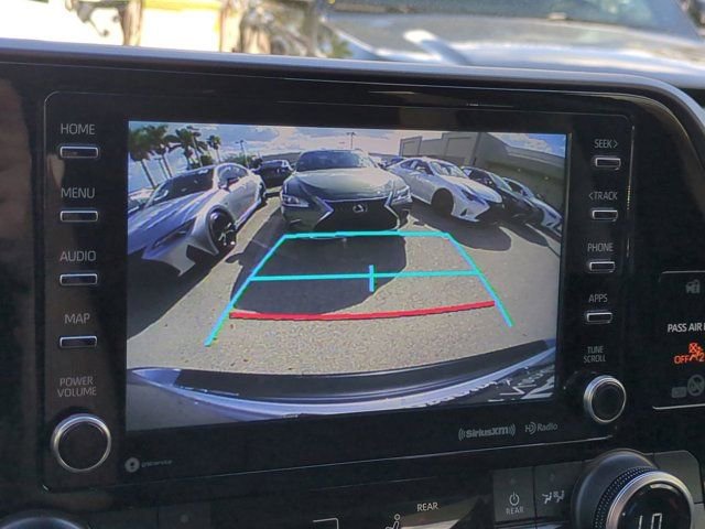 Used 2021 Toyota Highlander LE image 19