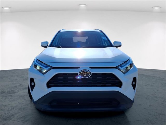 Used 2022 Toyota RAV4 XLE Premium image 21