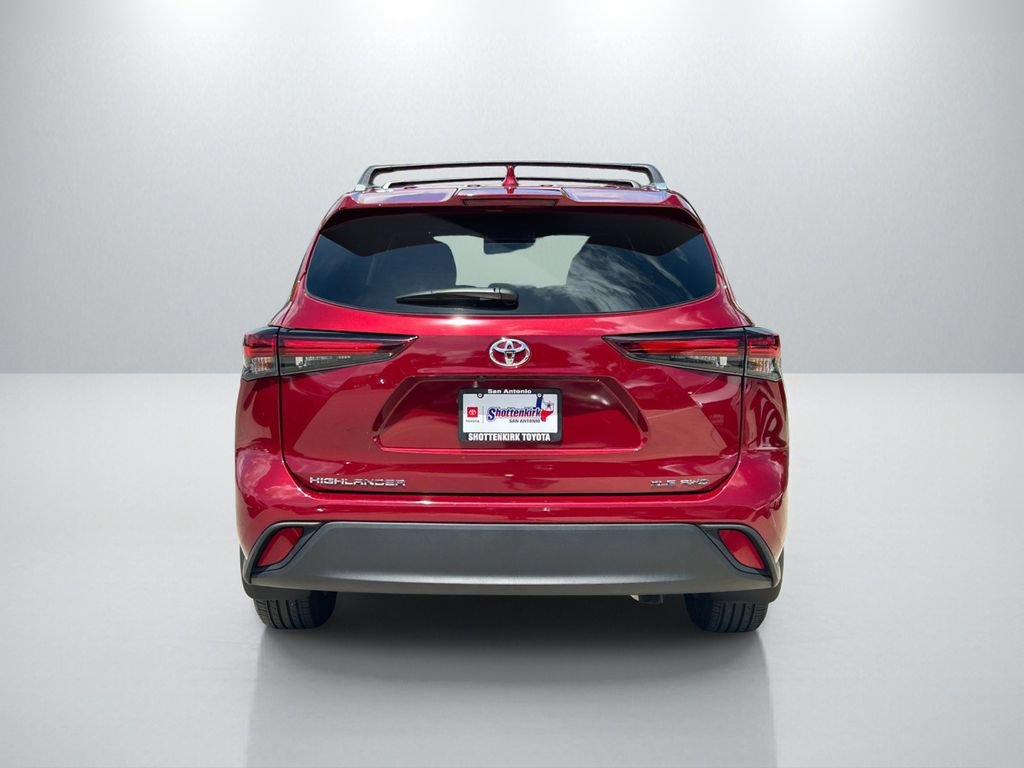 Certified 2026 Toyota Highlander XLE AWD/4WD image 6