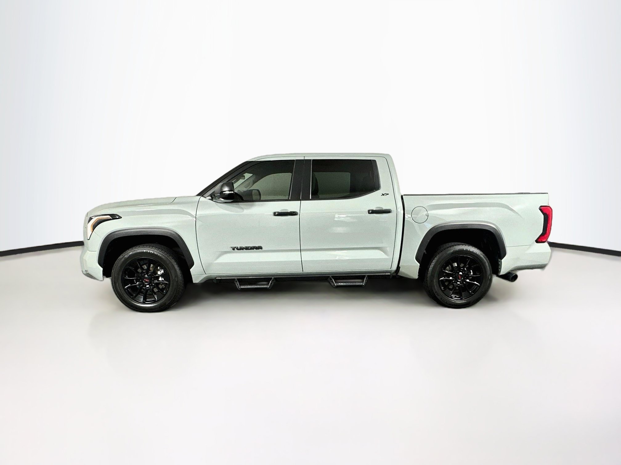 Used 2024 Toyota Tundra SR5 w/ SR5 Convenience Package RWD image 4