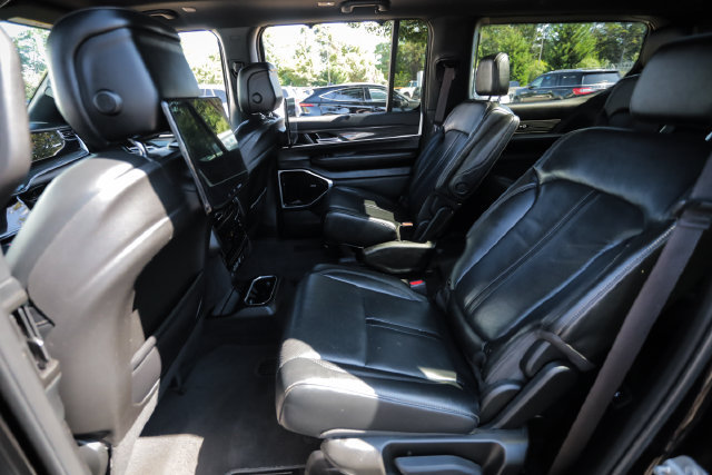 Used 2022 Jeep Wagoneer Series III w/ Premium Group I AWD/4WD image 77