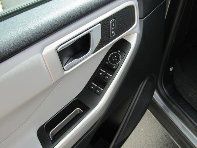 Used 2021 Ford Explorer XLT w/ Equipment Group 202A AWD/4WD image 21