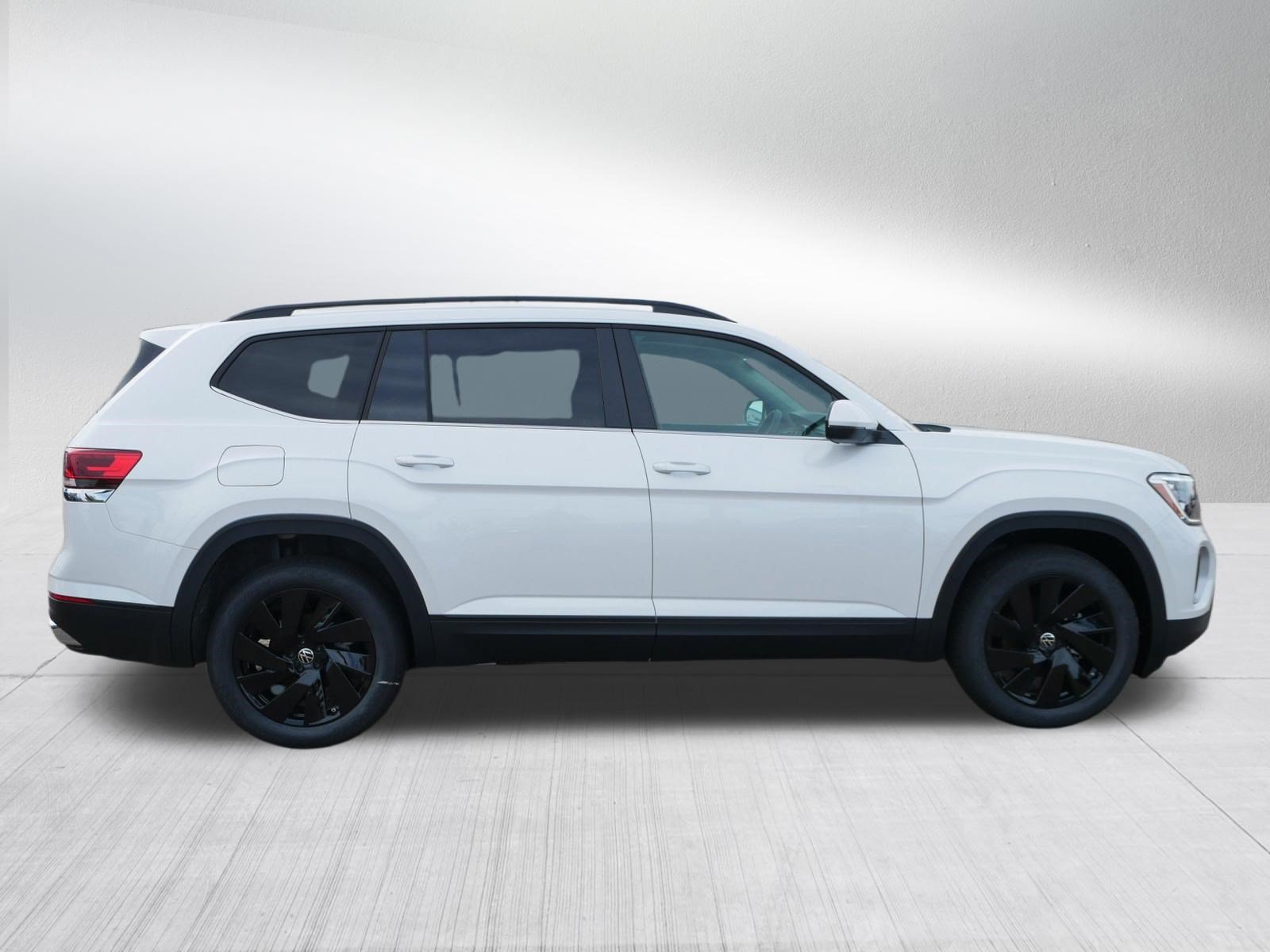 New 2026 Volkswagen Atlas SE AWD/4WD image 2