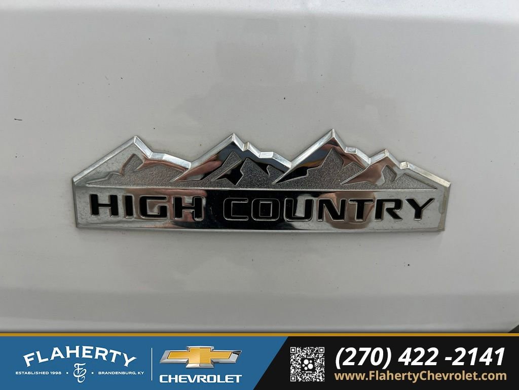 Used 2019 Chevrolet Traverse High Country w/ LPO, 'HIT The Road' Package AWD/4WD image 18