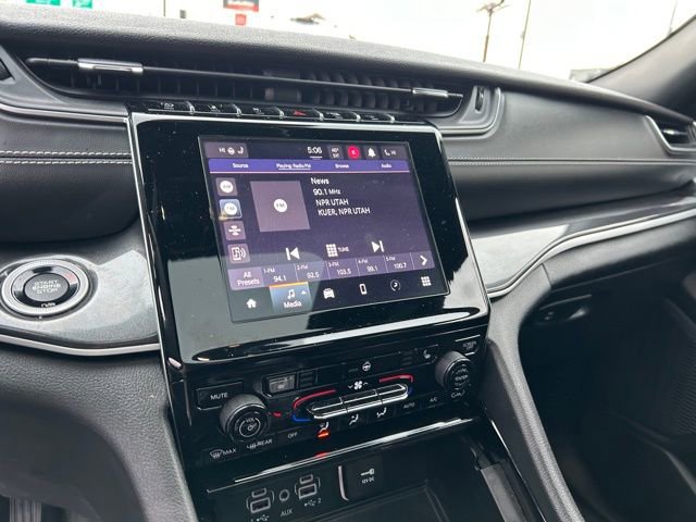 Used 2023 Jeep Grand Cherokee Altitude image 23