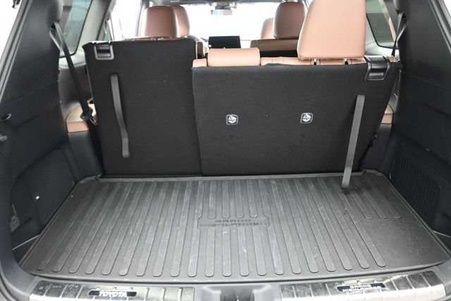 Used 2026 Toyota Grand Highlander AWD Hybrid image 19