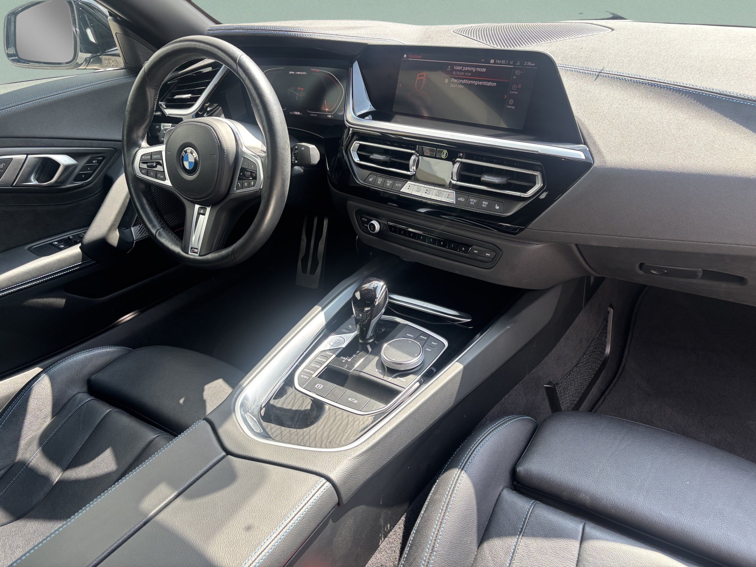 Used 2022 BMW Z4 M40i w/ Premium Package RWD image 28