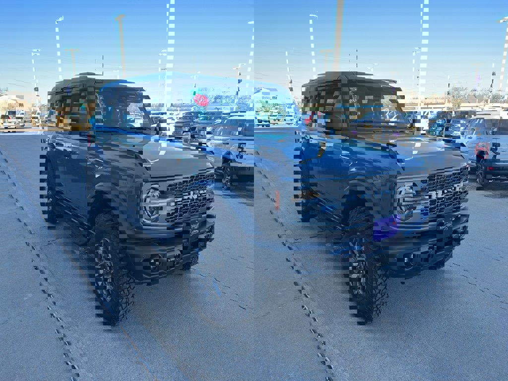 New 2025 Ford Bronco Badlands image 2