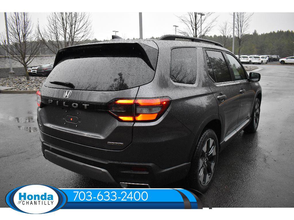 New 2026 Honda Pilot Touring image 7