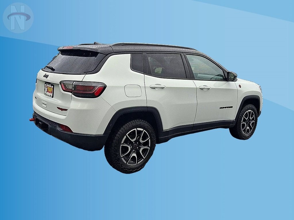 Used 2025 Jeep Compass Trailhawk w/ Trailhawk Elite Group AWD/4WD image 8