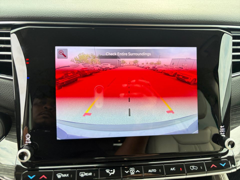 Used 2022 Jeep Wagoneer Series II AWD/4WD image 19