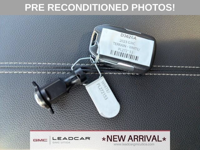 Used 2023 GMC Terrain Denali w/ Denali Premium Package AWD/4WD image 30