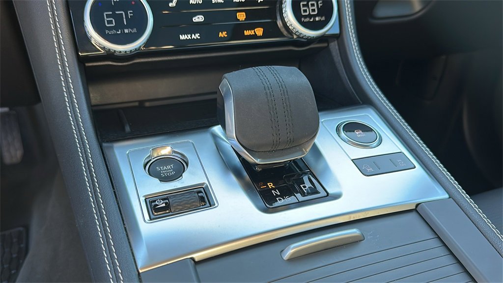 Certified 2025 Jaguar F-PACE R-Dynamic S image 17