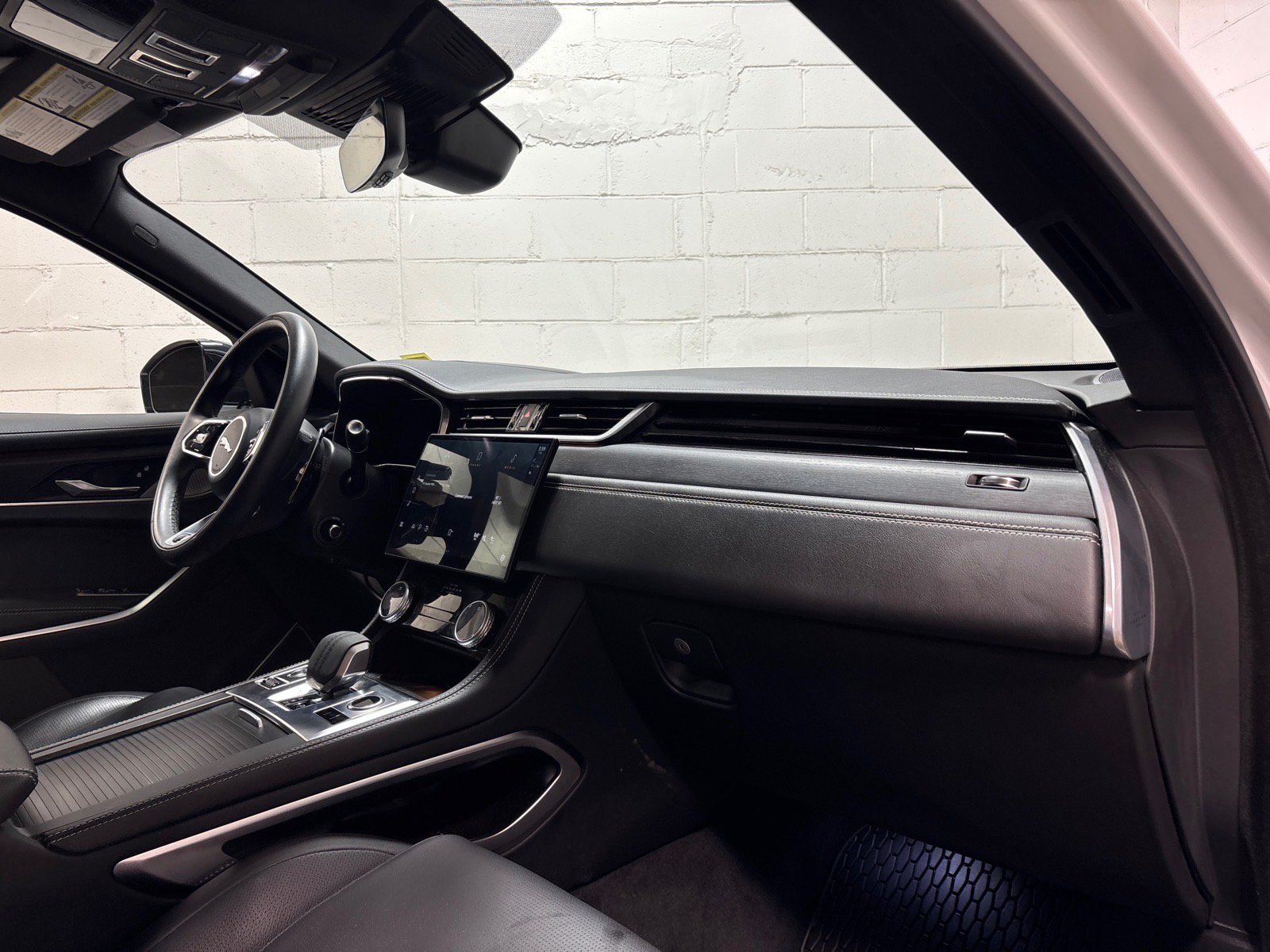 Used 2026 Jaguar F-PACE R-Dynamic S AWD/4WD image 30