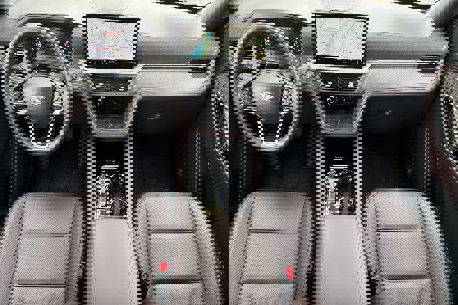 Certified 2025 Ford Explorer Platinum w/ LUX Leather Package image 3