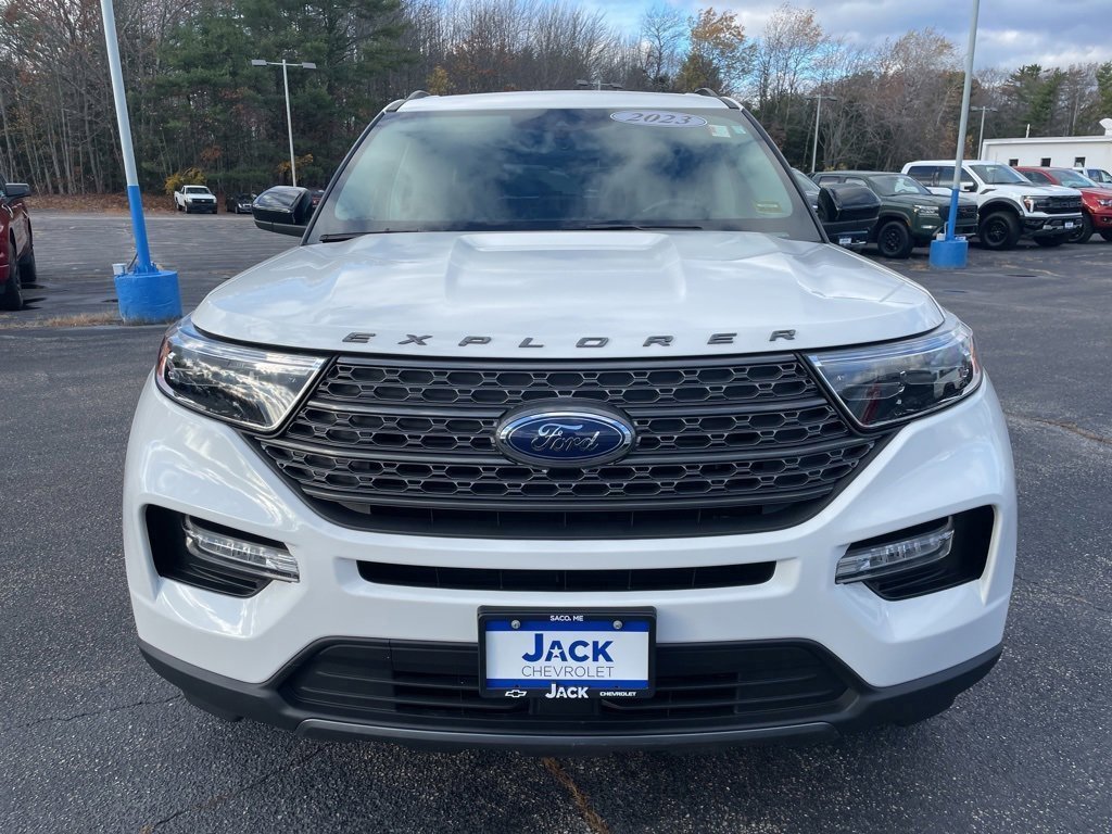 Used 2023 Ford Explorer XLT w/ Equipment Group 202A image 2