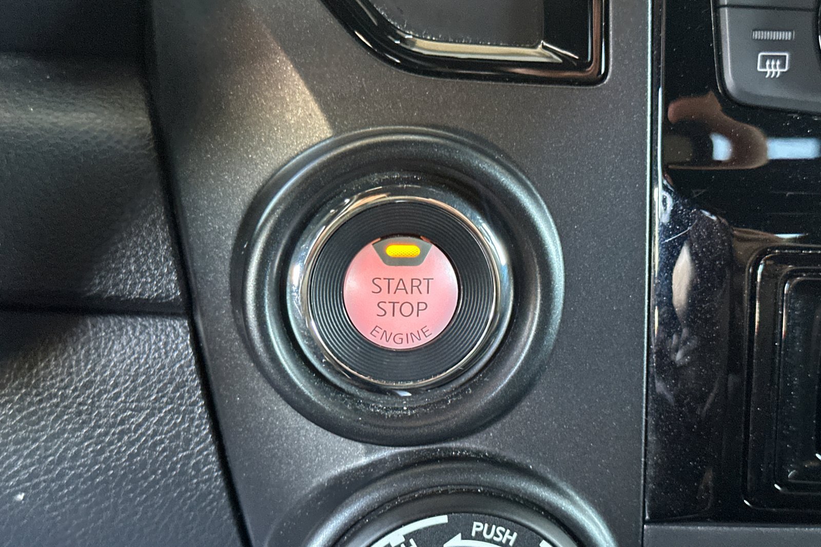 Used 2023 Nissan Titan PRO-4X w/ Pro-4x Convenience Package AWD/4WD image 24
