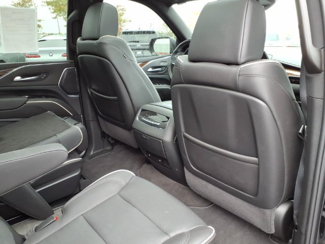 Used 2024 Cadillac Escalade Premium Luxury AWD/4WD image 22