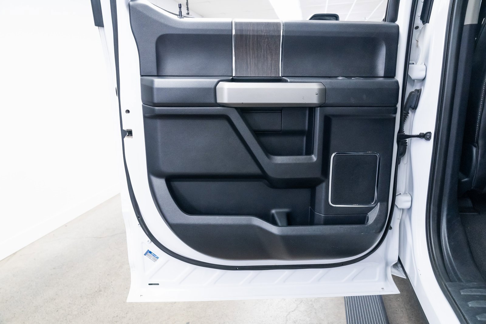 Used 2021 Ford F350 Lariat image 20