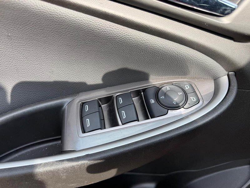 Used 2025 Chevrolet Malibu RS image 17