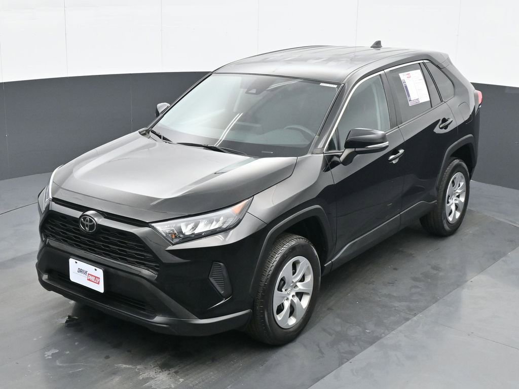 Used 2022 Toyota RAV4 LE image 17