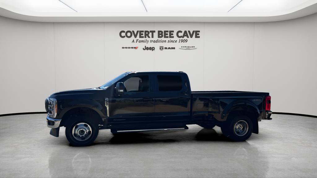 Used 2023 Ford F350 Lariat w/ Snow Plow Prep Package image 5