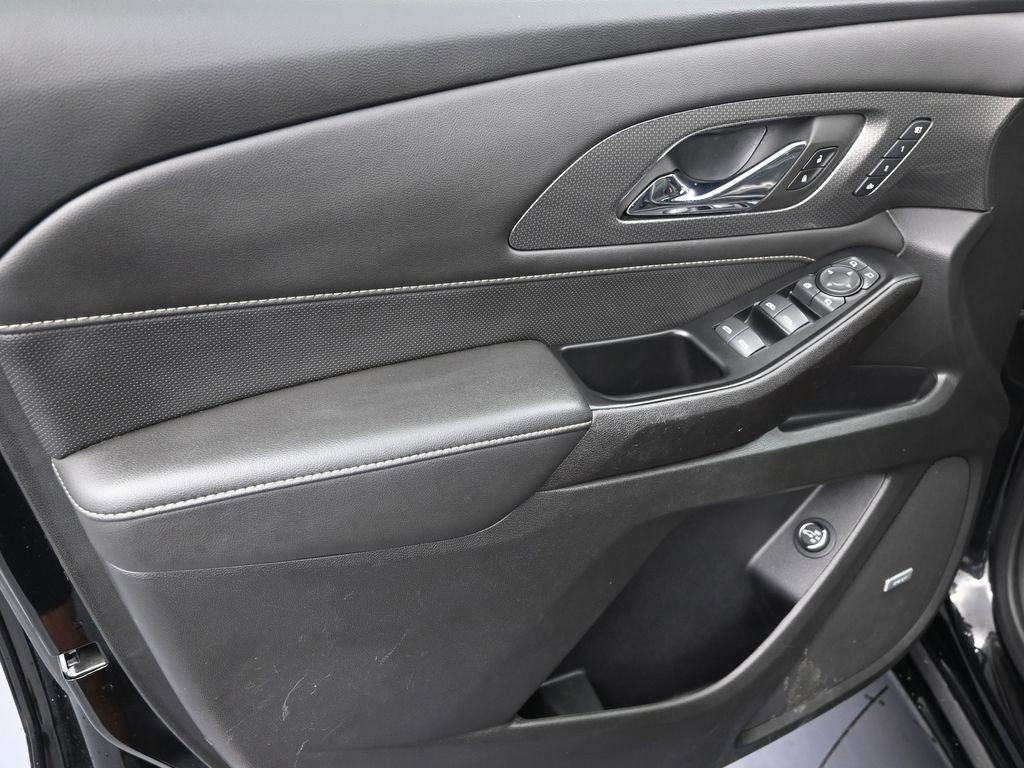 Used 2023 Chevrolet Traverse Premier w/ Redline Edition image 12