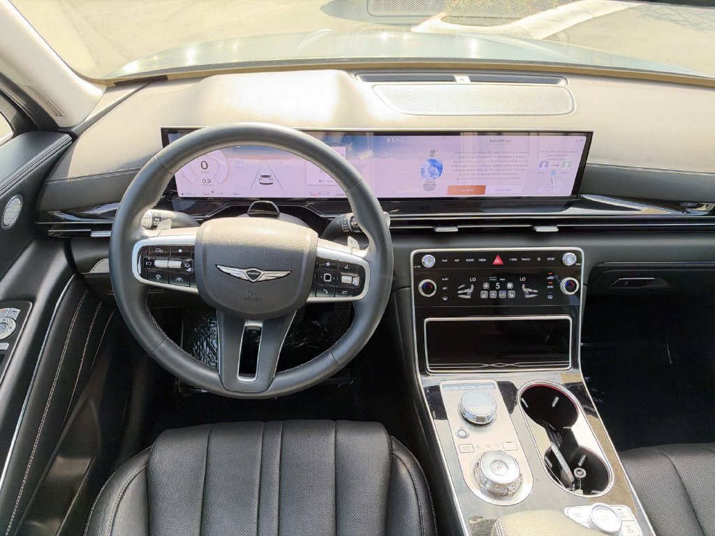 Certified 2025 Genesis GV80 2.5T Standard AWD/4WD image 7