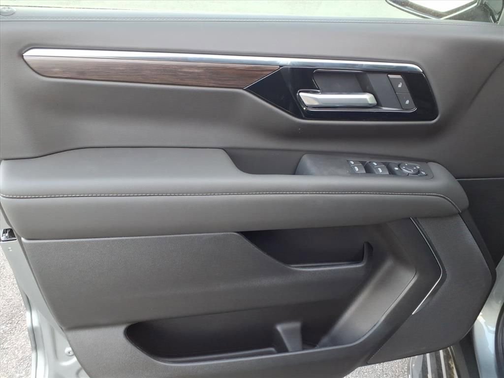 New 2026 Chevrolet Tahoe LS w/ LS Custom Edition AWD/4WD image 14