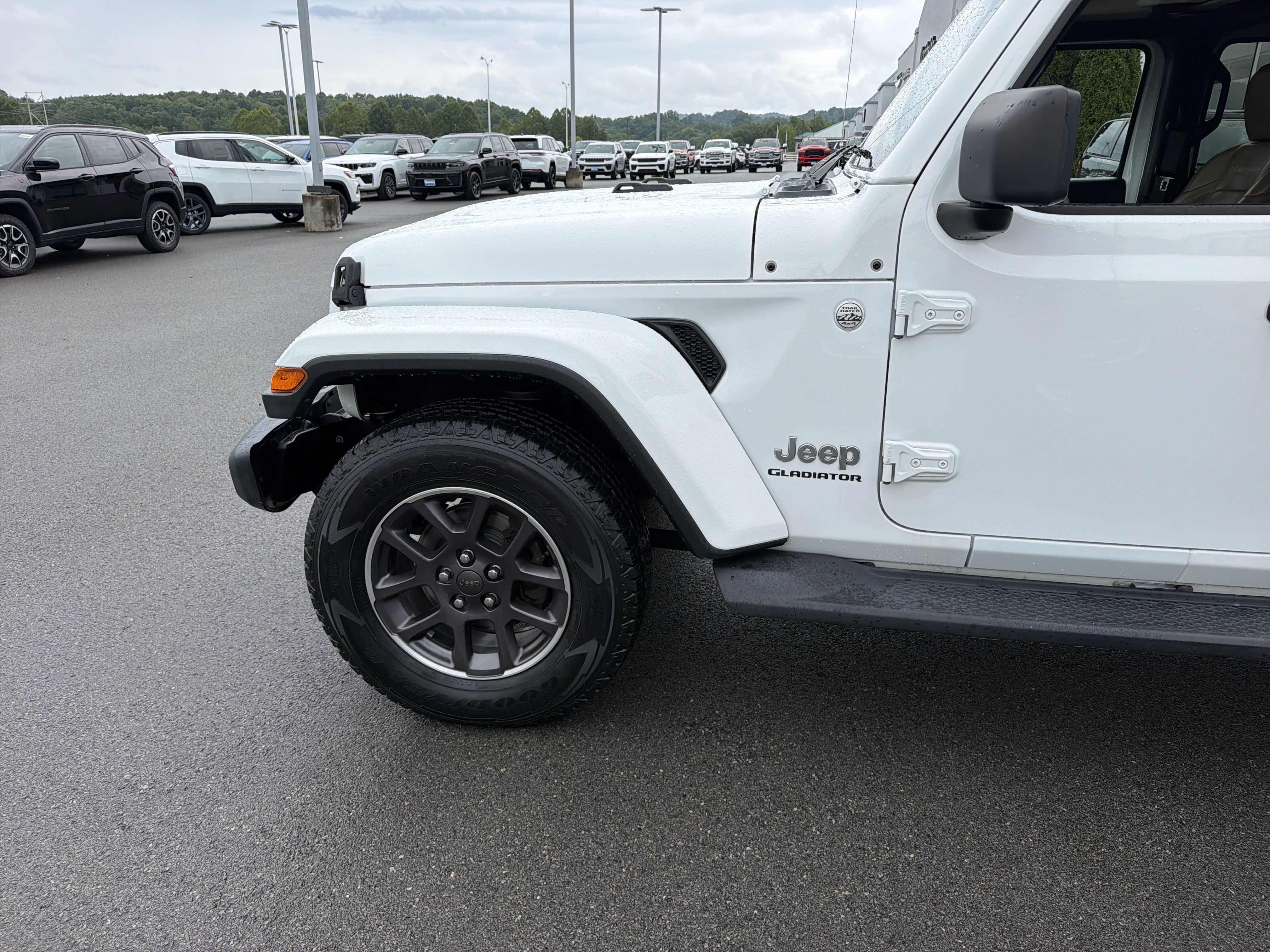 Used 2021 Jeep Gladiator Overland w/ Popular Equipment Package AWD/4WD image 12